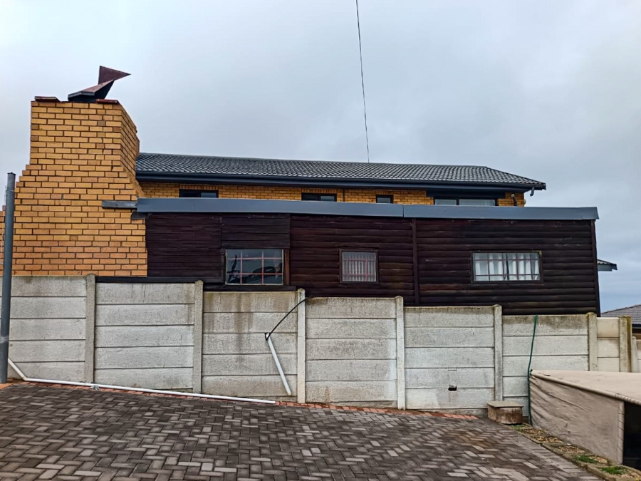 7 Bedroom Property for Sale in Dana Bay Western Cape
